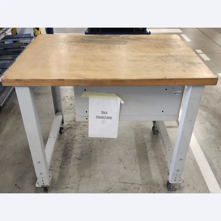 Máquinas (construção de veículos) e equipamento operacional e de escritório-1